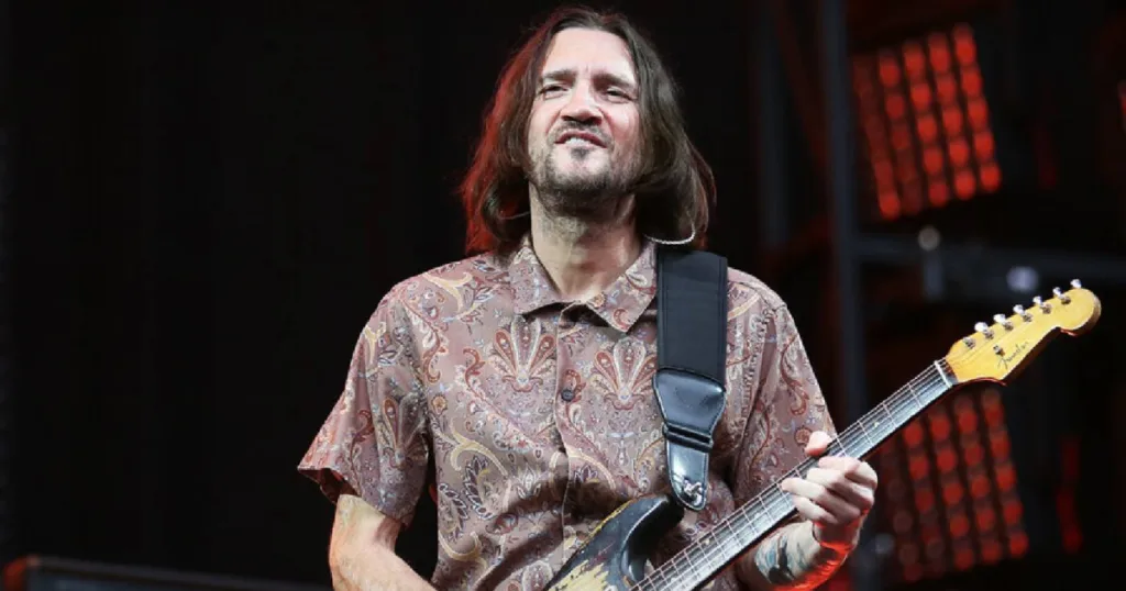 John Frusciante revela como excesso de técnica no início do RHCP gerou frustração e redefiniu seu estilo Do excesso de técnica à essência: a virada que moldou o estilo de John Frusciante no RHCP.