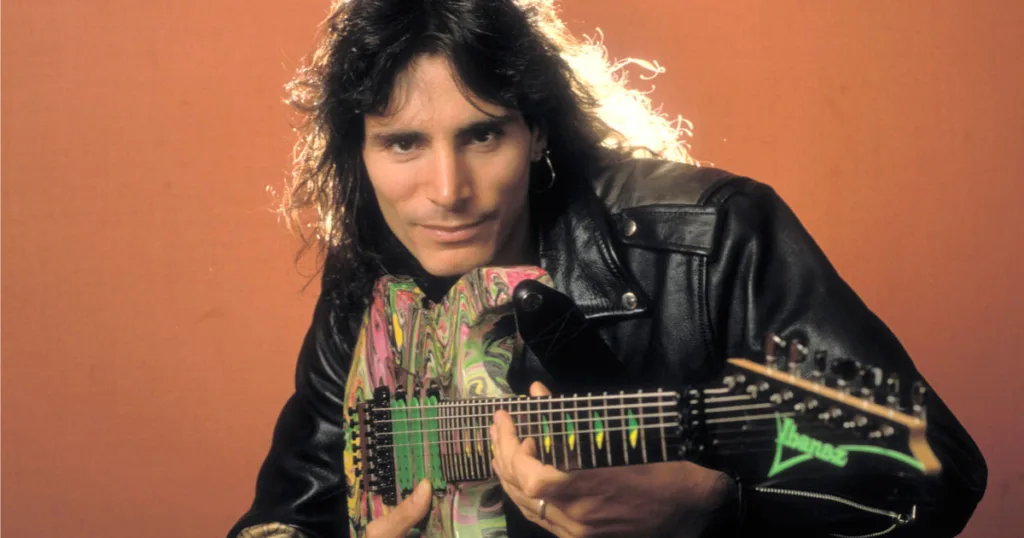 Nem Van Halen, nem Fripp: o único timbre que desafiou Steve Vai de verdade Steve Vai detalha a dificuldade de reproduzir o timbre do Whitesnake clássico e revela por que precisou seguir outro caminho.