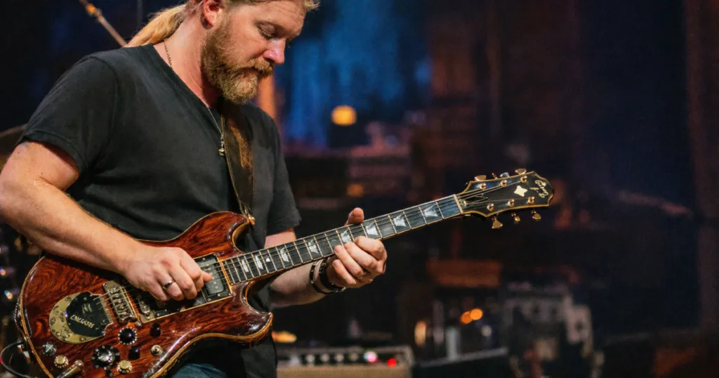 Lendária Tiger de Jerry Garcia foi tocada ao vivo poucas horas após leilão histórico.
