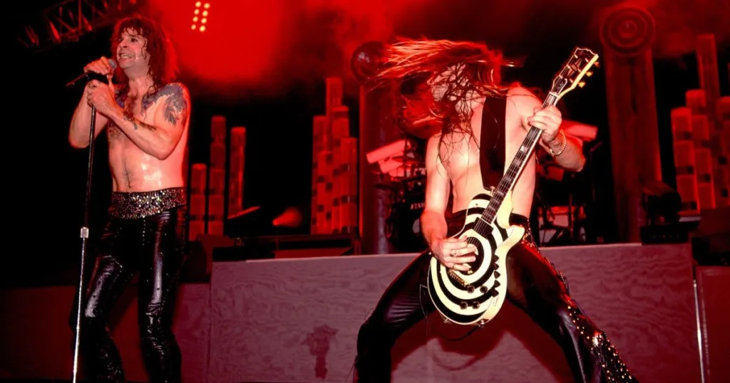 Zakk Wylde diz que riff de hit de Ozzy surgiu do som de Hendrix e compara processo ao Sabbath Guitarrista diz que criou hit com Ozzy a partir de “Foxey Lady” e cita paralelo com Black Sabbath.
