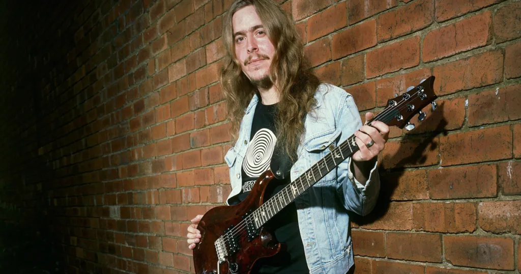 “Os Beatles eram mais progressivos que o prog atual”, diz Mikael Åkerfeldt Para Mikael Åkerfeldt, prog moderno perdeu essência ao priorizar técnica em vez de experimentação musical.