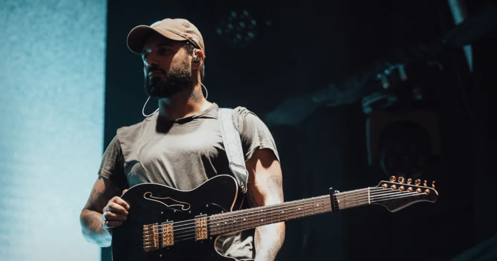 Exclusivo: Deleo detalha construção de timbre, setup, carreira e muito mais! Guitarload traz entrevista com Deleo sobre timbre, carreira e identidade sonora. Confira destaques.