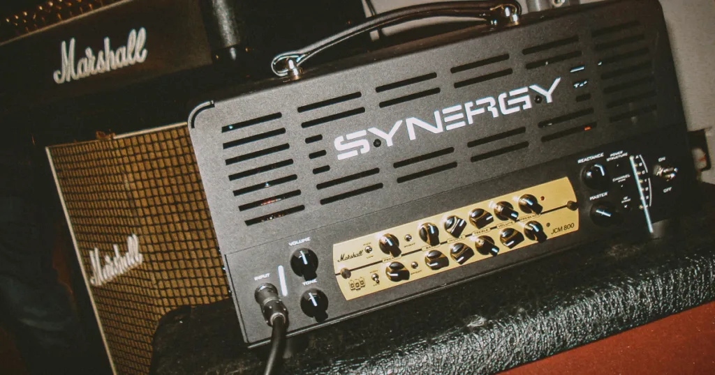 Marshall e Synergy lançam módulo JCM 800 com três válvulas e power amp integrado JCM 800 chega ao formato modular com recursos avançados e resposta dinâmica aprimorada.