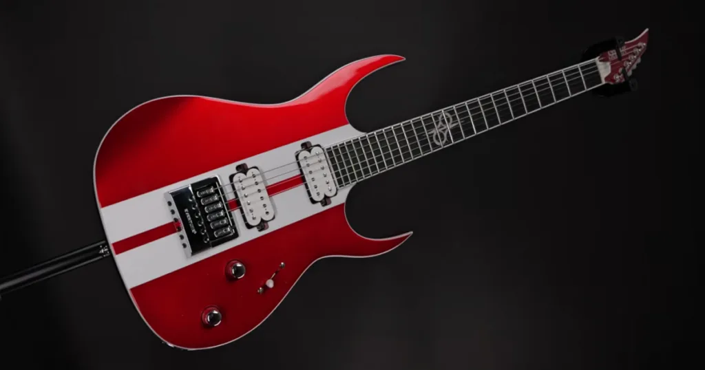 Solar apresenta guitarra com estética automotiva e proposta técnica avançada, unindo estabilidade extrema e definição sonora em alto ganho.