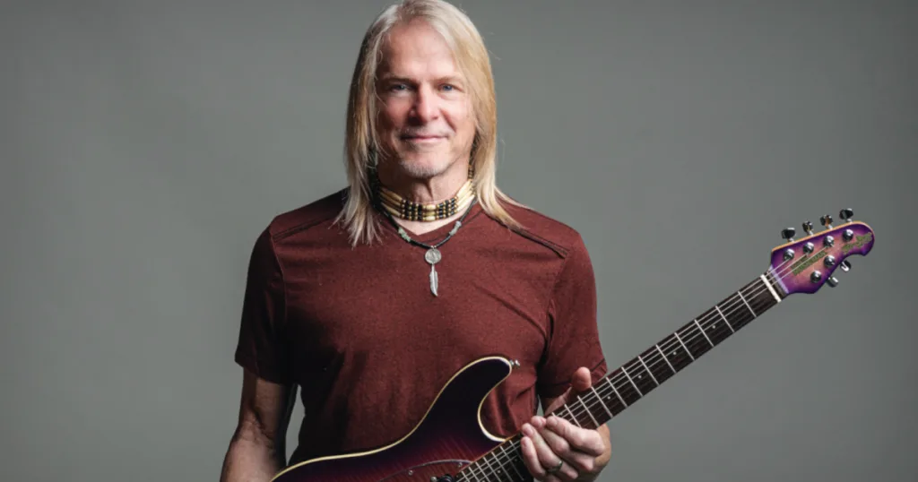 Steve Morse afirma que até bandas de sucesso estão pagando para entrar em turnês e alerta para a dificuldade crescente de manter uma banda ativa.