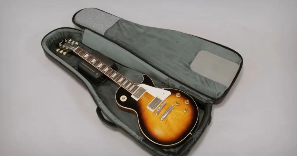 Nova gig bag da D’Addario busca oferecer proteção climática e física para guitarras durante o transporte.