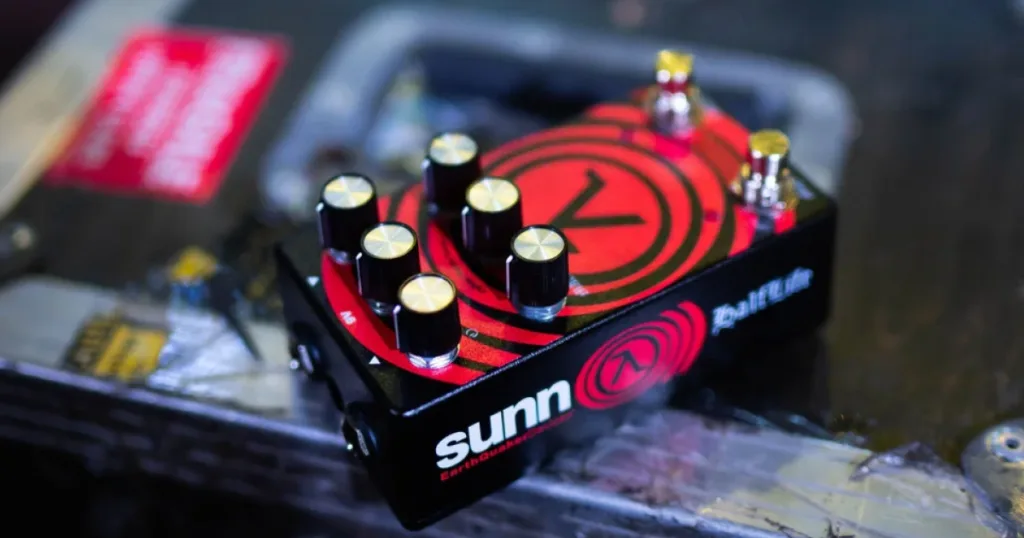 EarthQuaker Devices lança versão compacta e permanente do Sunn O))) Life Pedal Novo HalfLife preserva o DNA do famoso Life Pedal e promete levar o timbre do Sunn O))) a um público ainda maior.