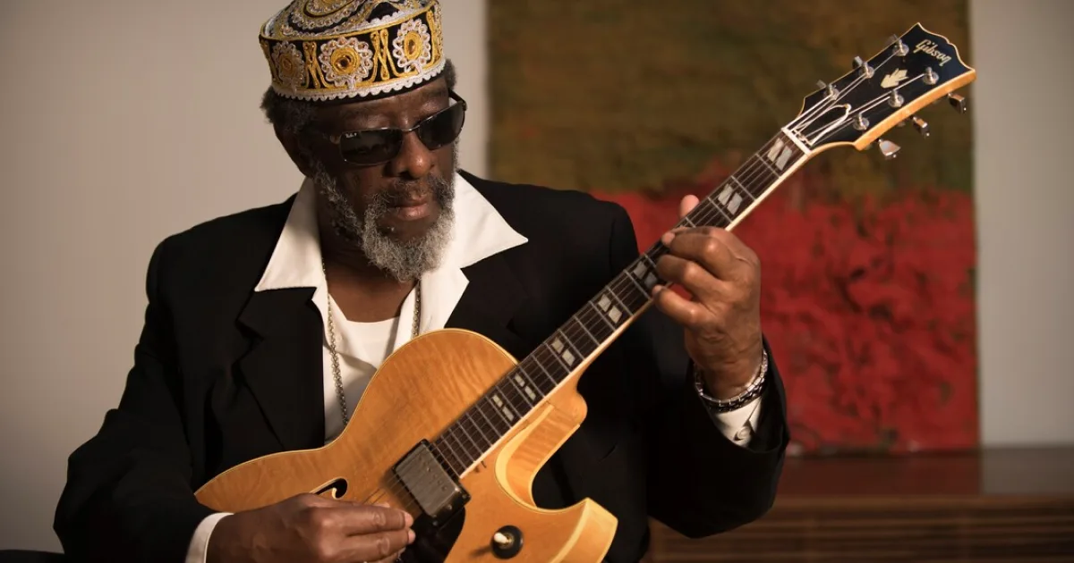Morre James “Blood” Ulmer, pioneiro que reinventou a guitarra entre o jazz, o blues e o funk