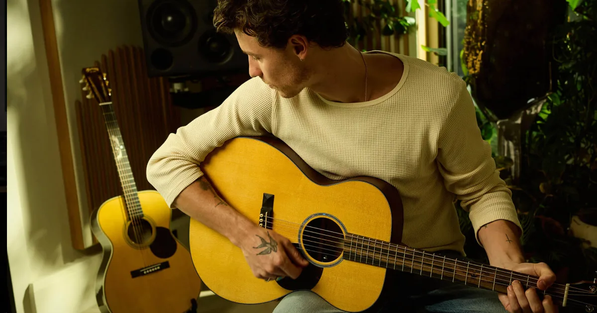 Martin transforma o violão favorito de Shawn Mendes em dois novos modelos signature