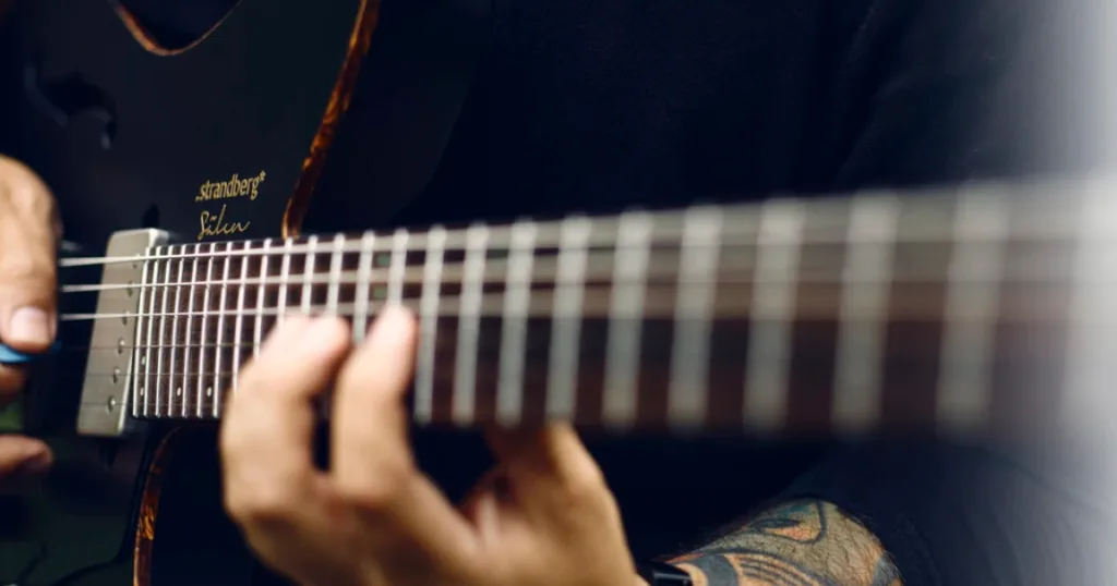 Guitarrista do Periphery oficializa parceria com a Strandberg e já trabalha em futuros projetos exclusivos com a fabricante.
