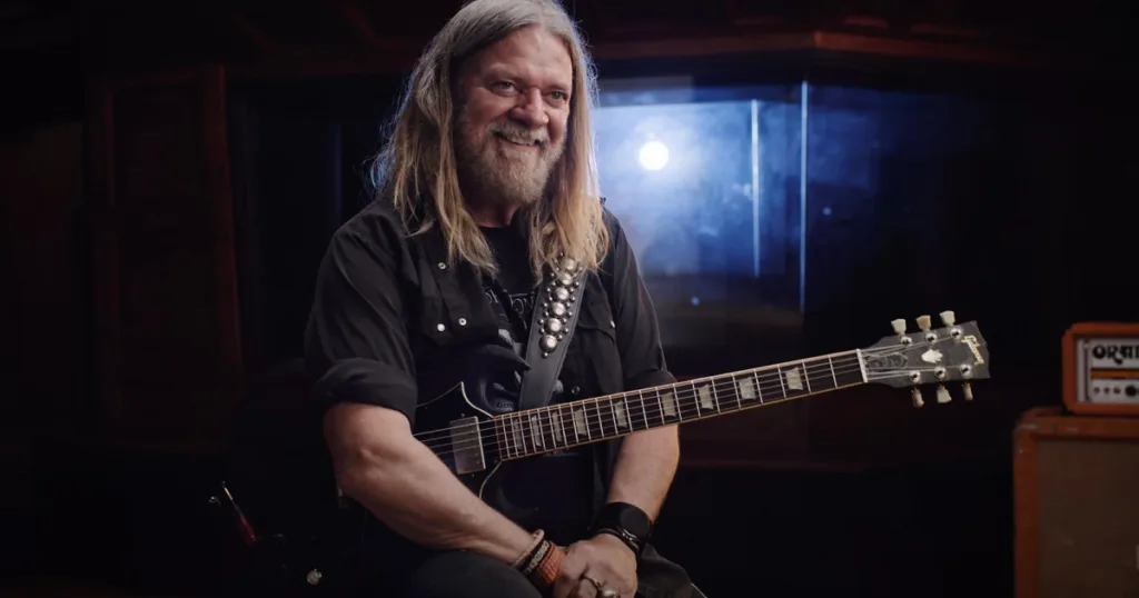 Pepper Keenan relembra impacto de tocar no rig de Malcolm Young: “É apenas o volume no máximo” Guitarrista do Corrosion of Conformity conta como foi tocar na histórica Gretsch "Beast" e no poderoso rig de Marshall usado pelo fundador do AC/DC.