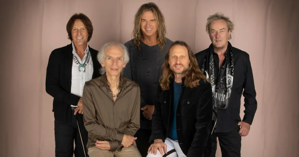 Como soa o novo disco do Yes? Ed. de nº 152 da Guitarload conta tudo para você! Aurora, novo álbum do Yes, combina rock progressivo, guitarras, orquestrações e sintetizadores. Confira a resenha.