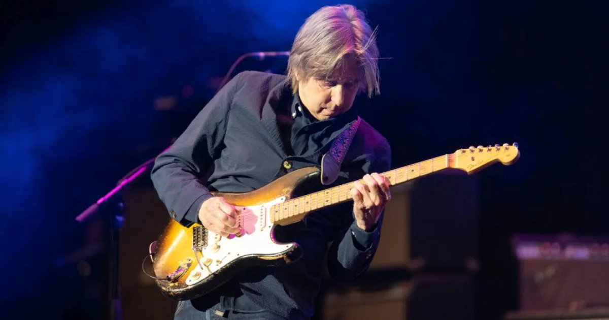 Eric Johnson revela como usa três amplificadores para construir seu timbre