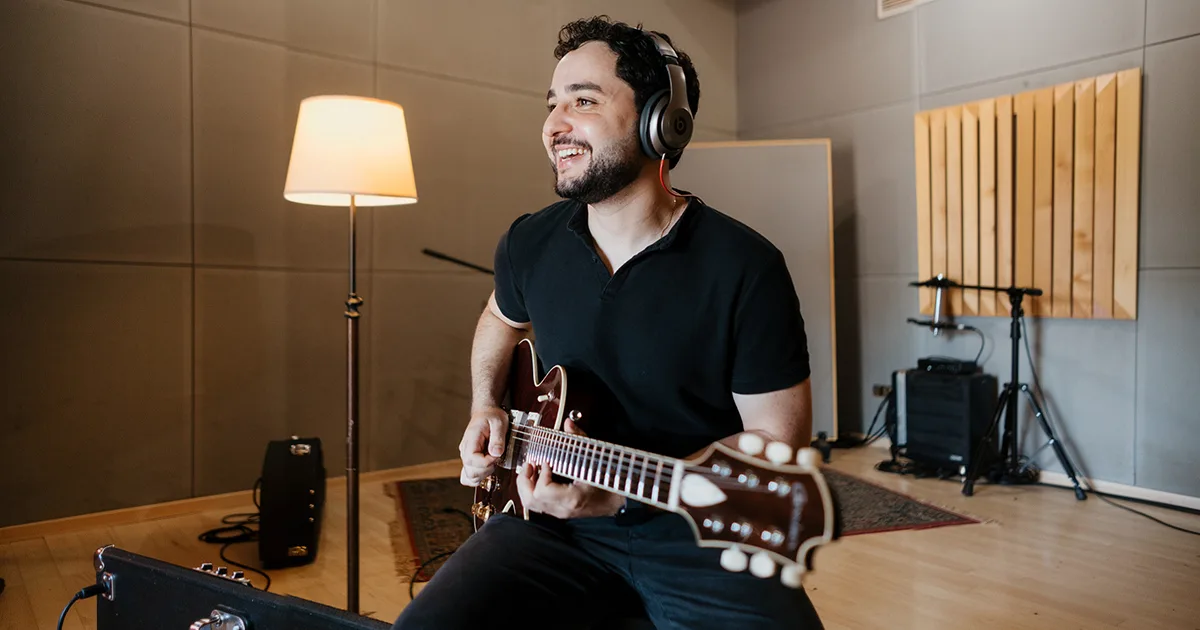 Heber Nunes conta como foi ser avaliado por Edu Ardanuy, André Nieri e outros mestres no Guitar Pool Brasil