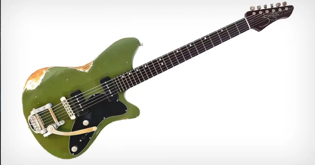 John Page Guitars lança barítona signature de Noah Levine, guitarrista de Noah Kahan John Page Guitars revela barítono signature de Noah Levine com quatro acabamentos relic