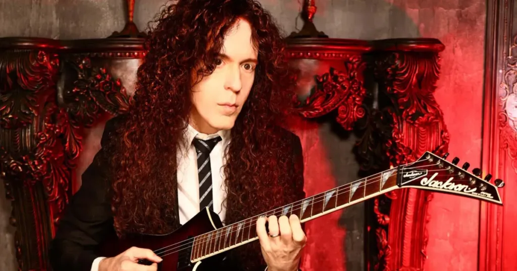 Marty Friedman retorna ao Brasil um ano após dividir a estrada com Kiko Loureiro.