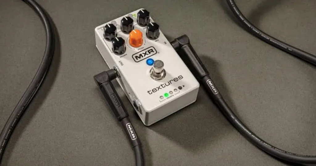 MXR lança Textures, pedal de síntese granular que transforma o sinal da guitarra em texturas ambientes, reversas e imprevisíveis.