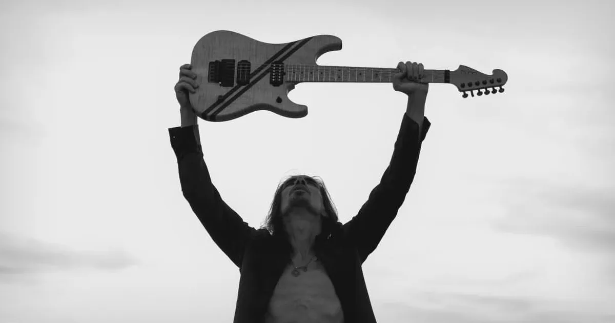 Nuno Bettencourt admite que foi “meio idiota” ao levar a Nuno Guitars ao palco sem falar com a Washburn