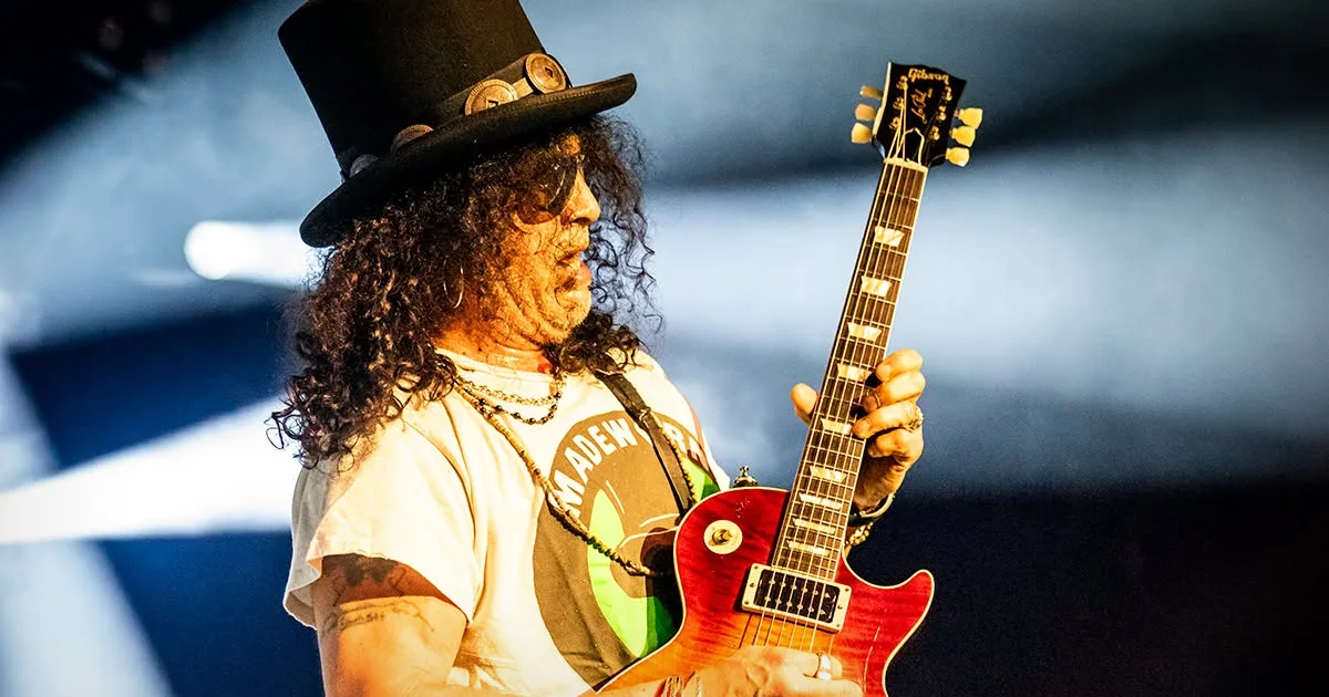 Slash reconhece a força da internet no aprendizado, mas valoriza o método tradicional para a percepção musical