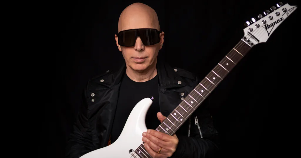 Joe Satriani conta como Frank Sinatra ajudou a criar um de seus solos mais marcantes “Flying in a Blue Dream” surgiu quando Satriani atravessava um dos períodos mais difíceis de sua vida, mas também uma fase de intensa liberdade criativa.