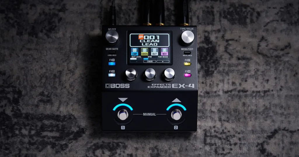 BOSS lança EX-4, expansor que adiciona 120 efeitos a qualquer pedalboard Processador permite combinar quatro efeitos simultaneamente e integrar pedais externos, MIDI e controles adicionais ao setup.
