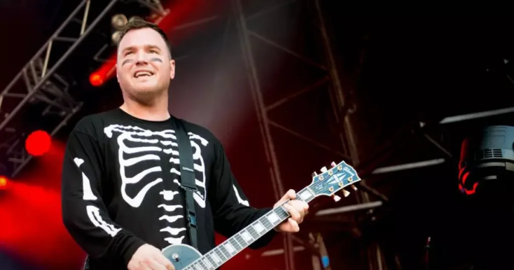 Morre Chad Gilbert, guitarrista e cofundador do New Found Glory, aos 45 anos Um dos principais compositores do New Found Glory, Gilbert deixa esposa, filha e um legado de quase 30 anos no rock.