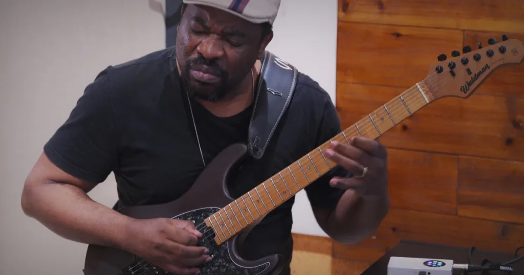 Com mais de 1.600 discos gravados, Edgard Cabral é destaque da Guitarload nº 154 Edgard Cabral fala sobre carreira, gravações e identidade sonora na Guitarload #154