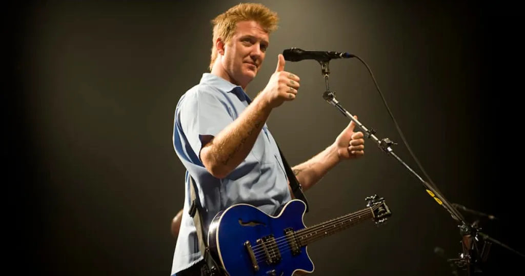 Josh Homme revela seu “sistema simples” para encontrar equipamentos de guitarra 1. O segredo do rig de Josh Homme pode estar em equipamentos que ninguém procura